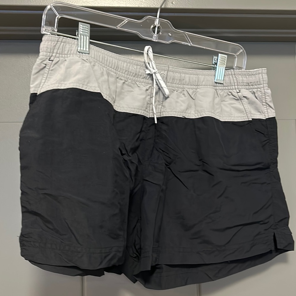 Columbia Women’s Hiking Shorts, Medium